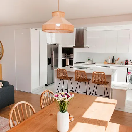 Lejlighed Modern 3 Bedroom Near Geres *