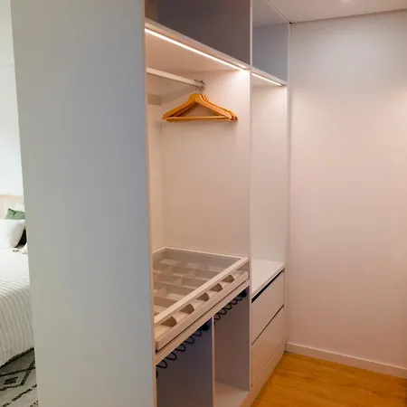 Modern 3 Bedroom Near Geres