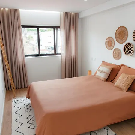 Lejlighed Modern 3 Bedroom Near Geres *